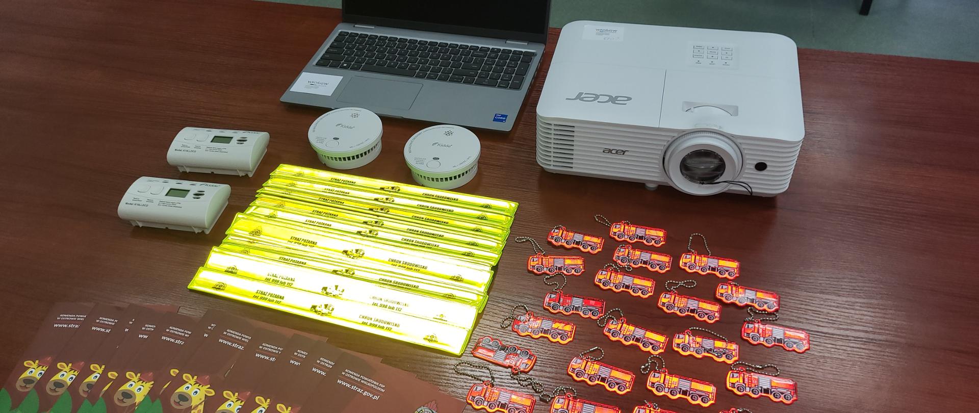 Sprzęt elektroniczny.