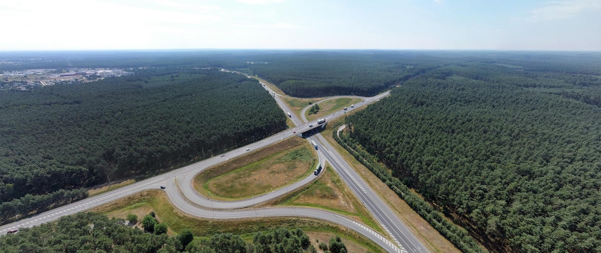 Węzeł Toruń Zachód widziany z drona przed budową S10 Bydgoszcz - Toruń