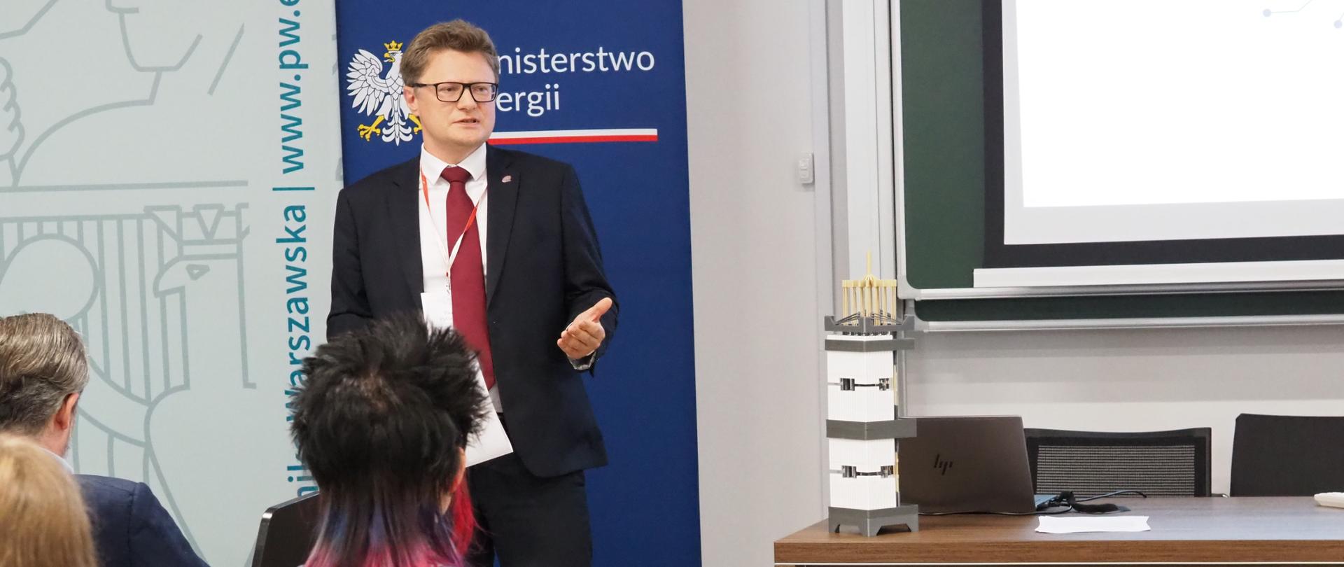 Vice President of the PAA speaks at the Summer School of Nuclear Energy 