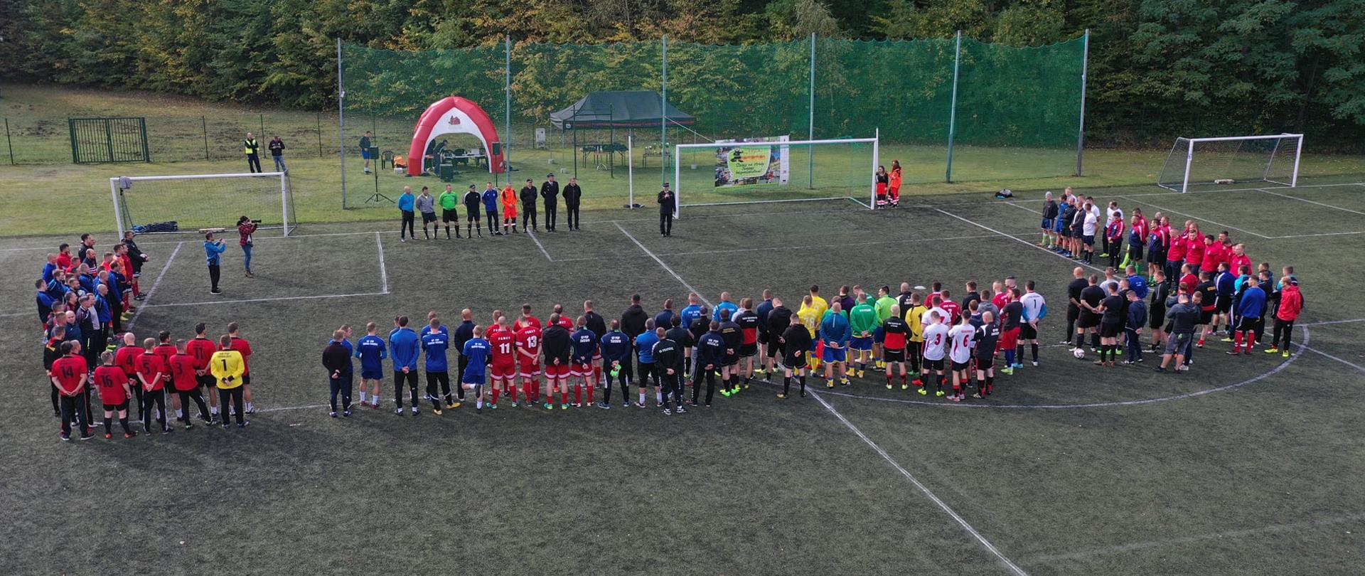 Turniej piłkarski w Drawsku Pomorskim. Zdjęcie grupowe.