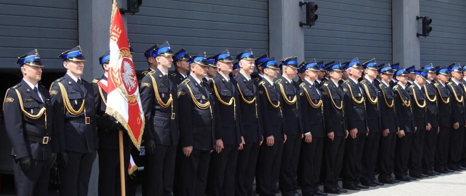 Uroczysty apel z okazji obchodów Dnia Strażaka