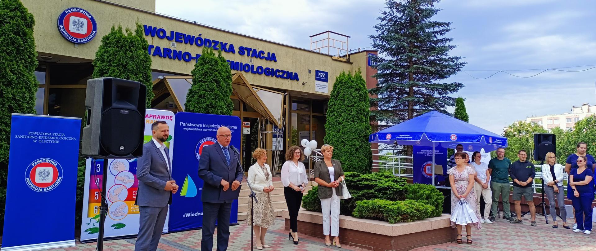 Akcja profilaktyczna "Myję ręce, bo wiem więcej". Powitanie uczestników akcji. 