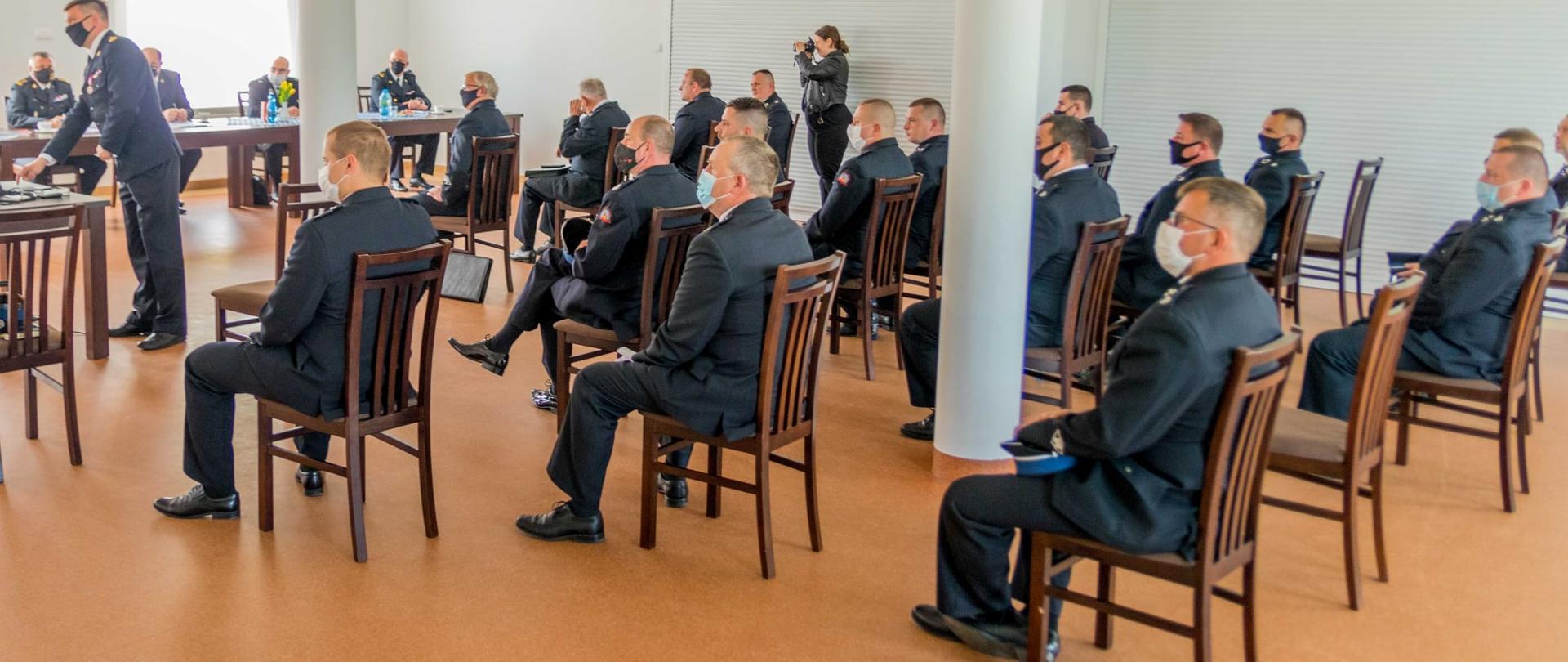 Zdjęcie przedstawia uczestników Konsultacji w sprawie projektu ustawy o OSP