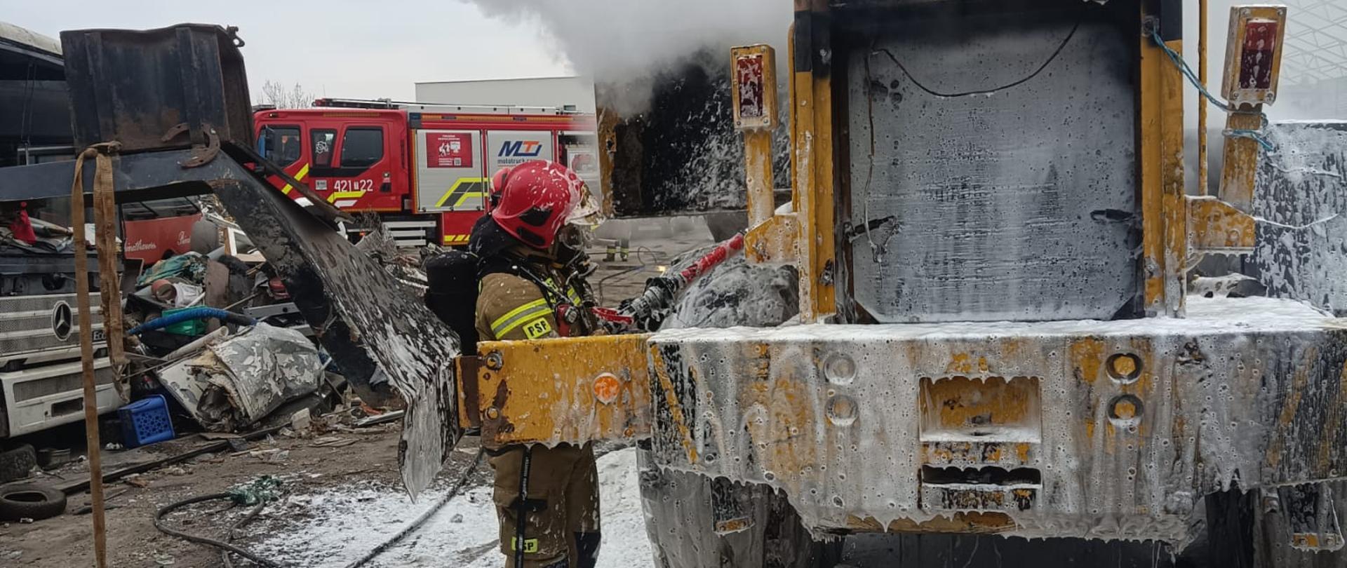 Pożar ładowarki w miejscowości Sielec Biskupi
