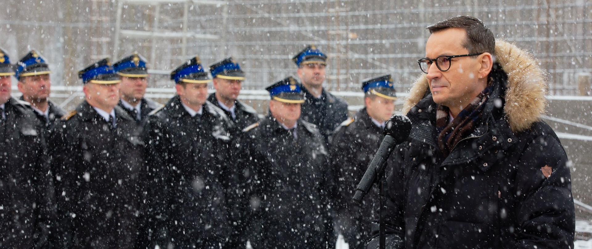 Premier Mateusz Morawiecki podczas uroczystości związanej z budową komendy Miejskiej PSP w Rudzie Śląskiej