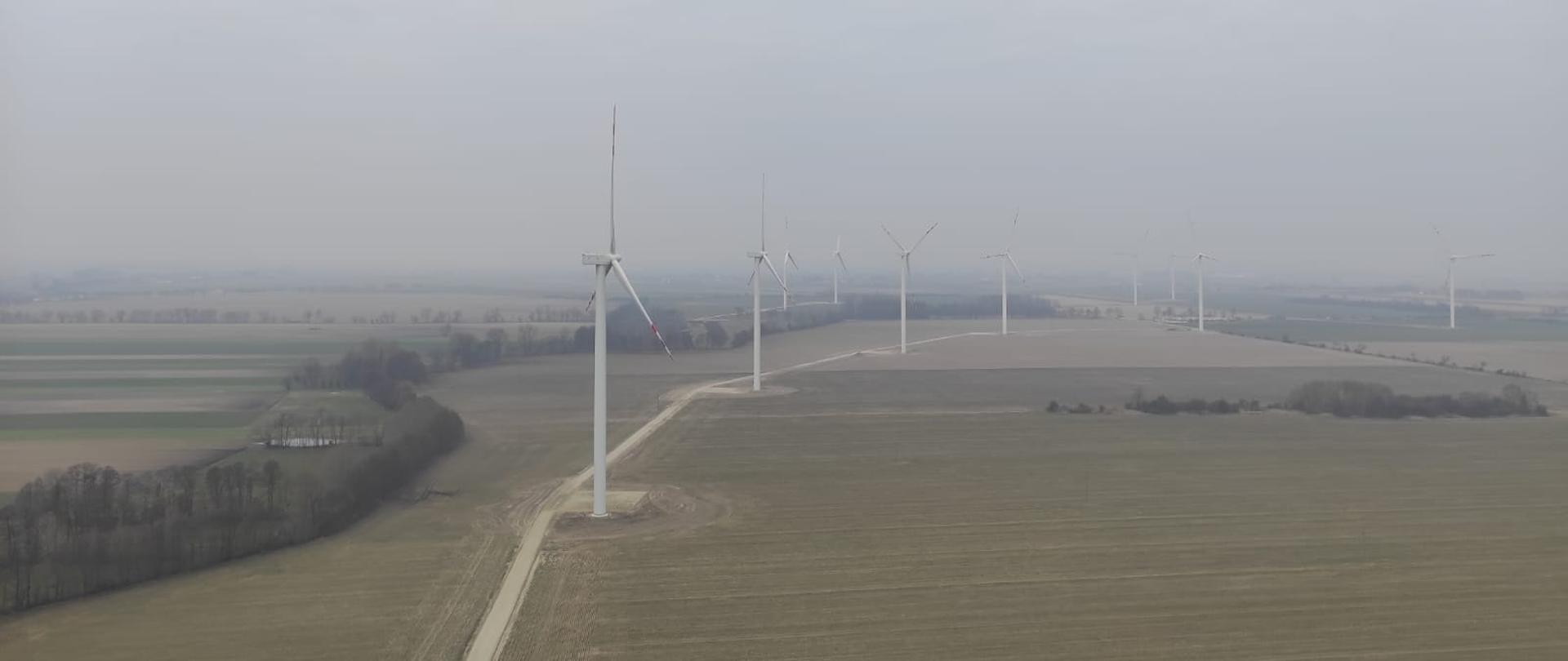 Rozpoznanie operacyjne farmy wiatrowej w miejscowości Ujazd