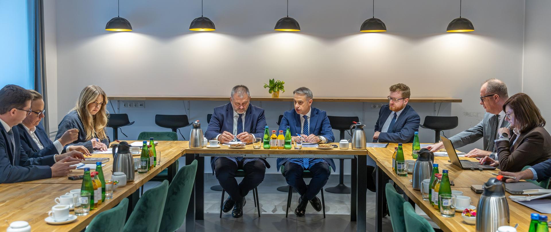 Wspólne działania wobec platform społecznościowych 