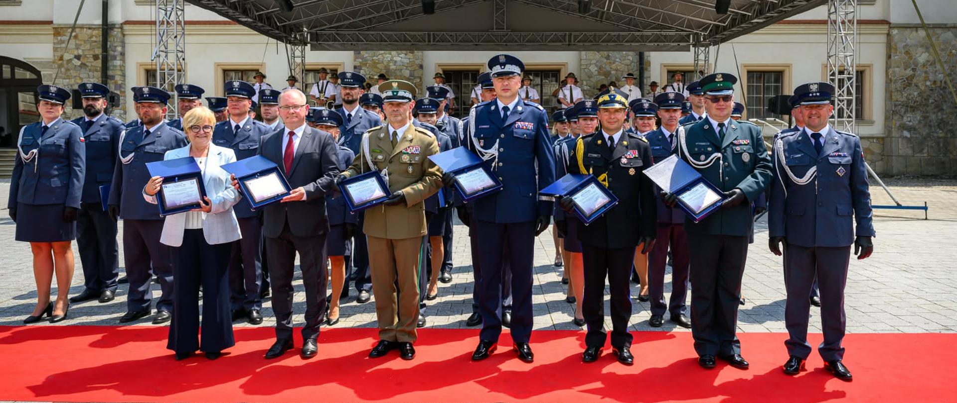 wyróżnieni uczestnicy uroczystości 