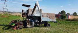 Kombajn zbożowy który uległ zapaleniu