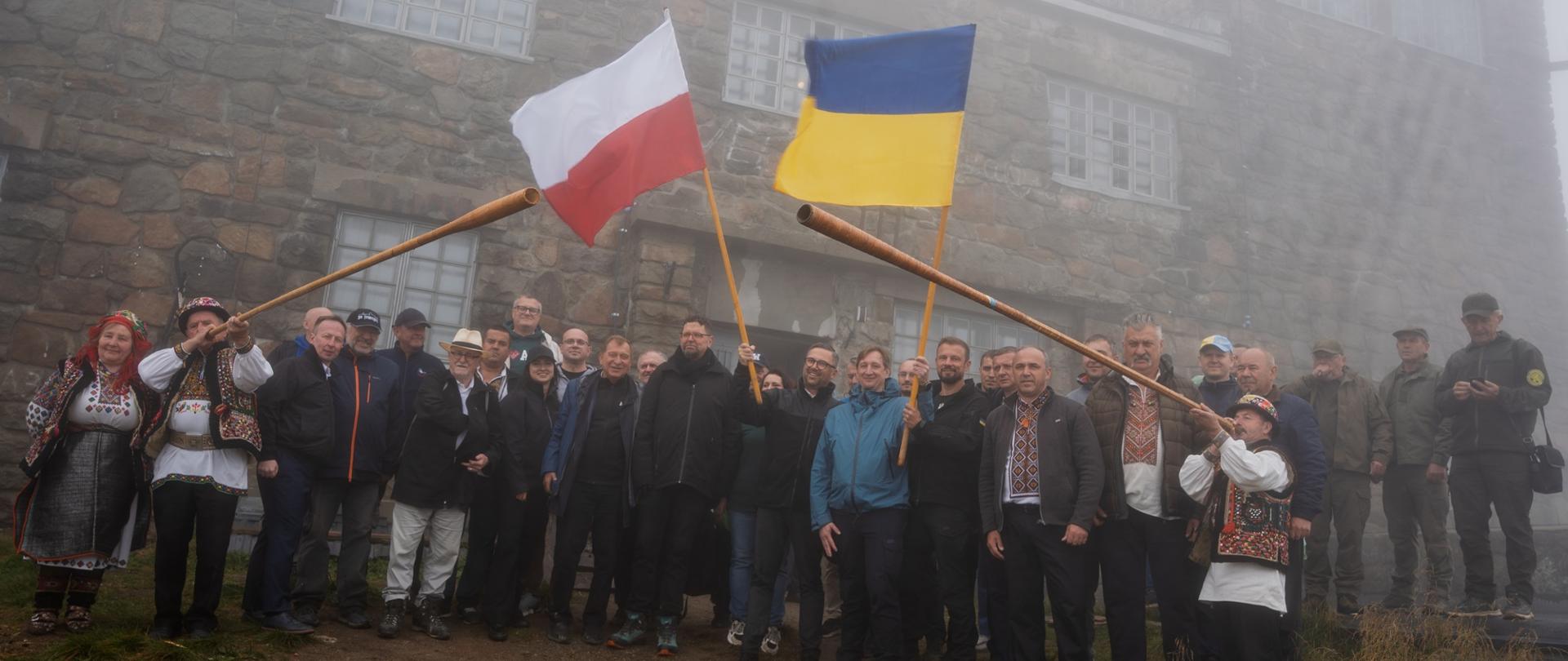 Wspólne badania na górze Pop Iwan 