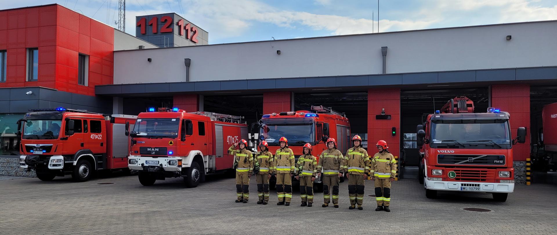 Strażacy KP PSP w Legionowie oddają hołd Powstańcom Warszawskim