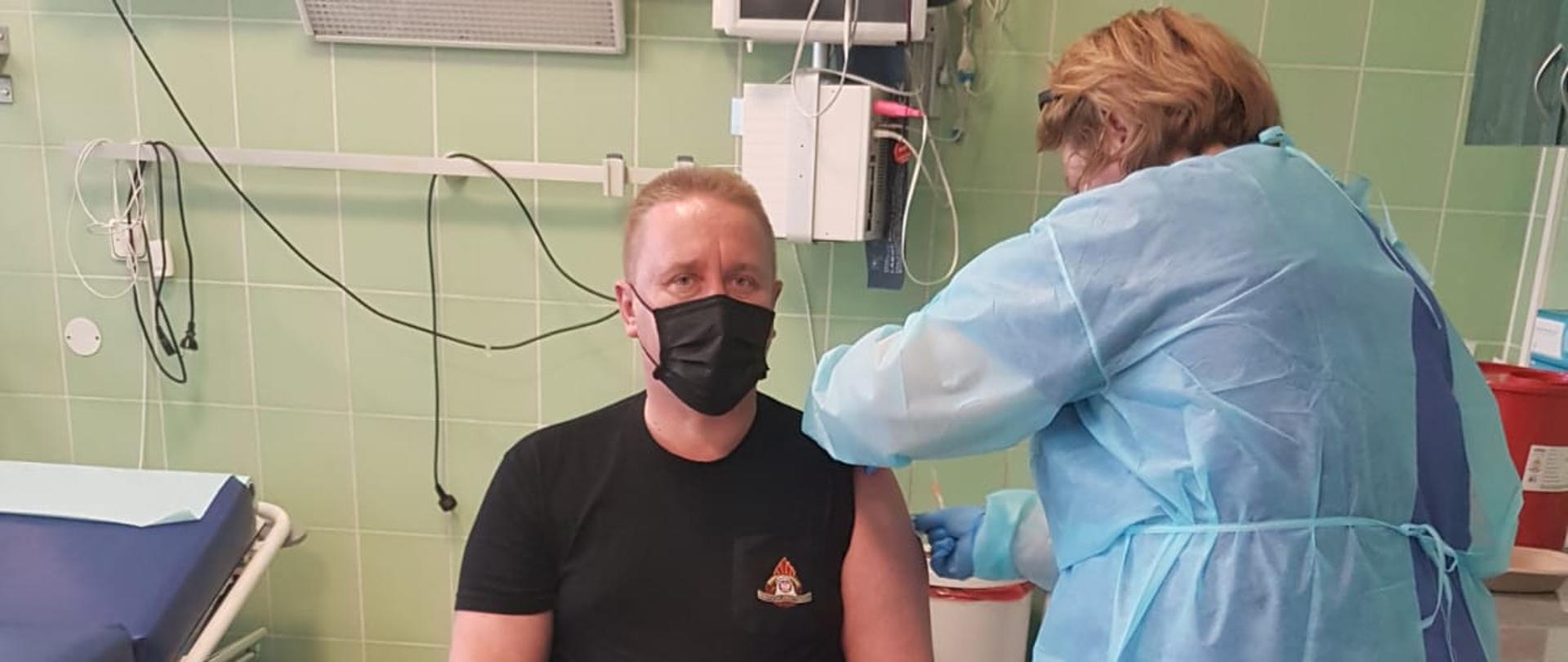 Szczepienia przeciw COVID-19