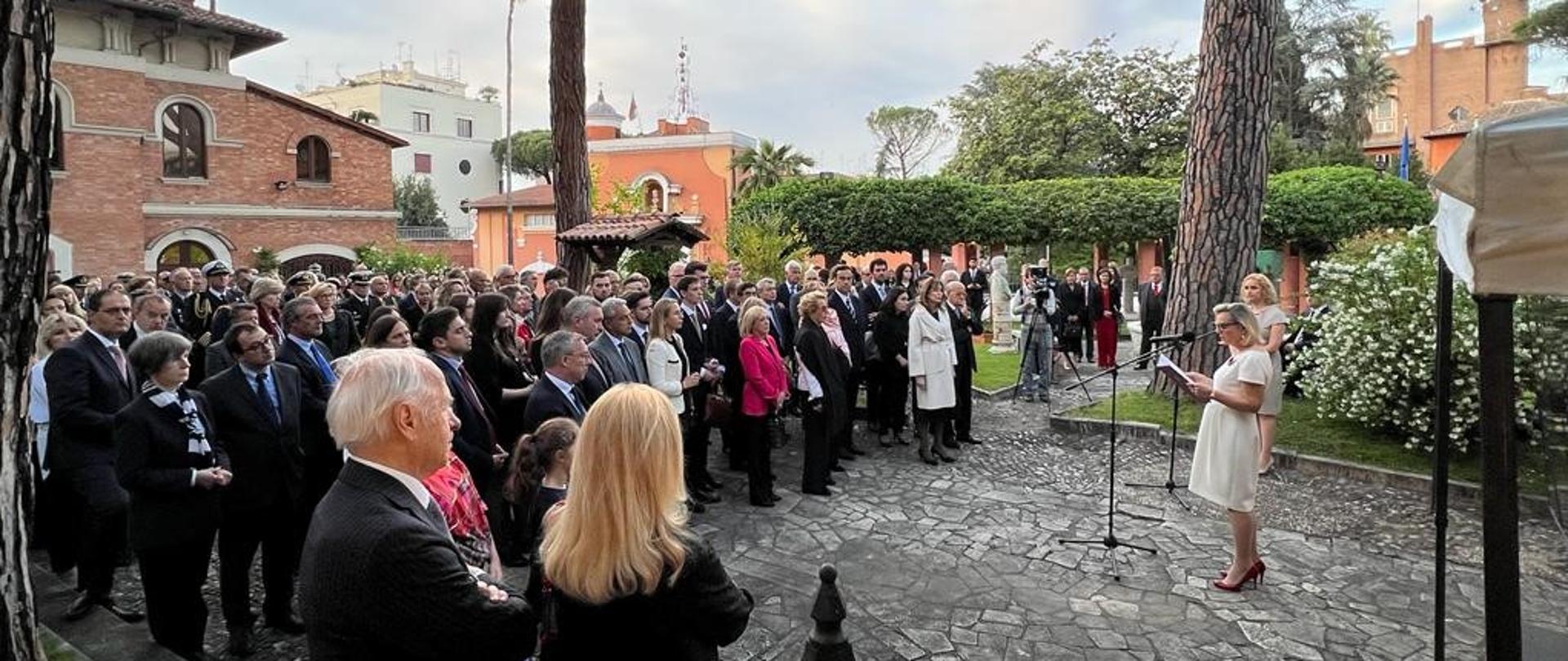 Święto Narodowe w ogrodach Ambasady RP w Rzymie - przemówienie Ambasador Anders