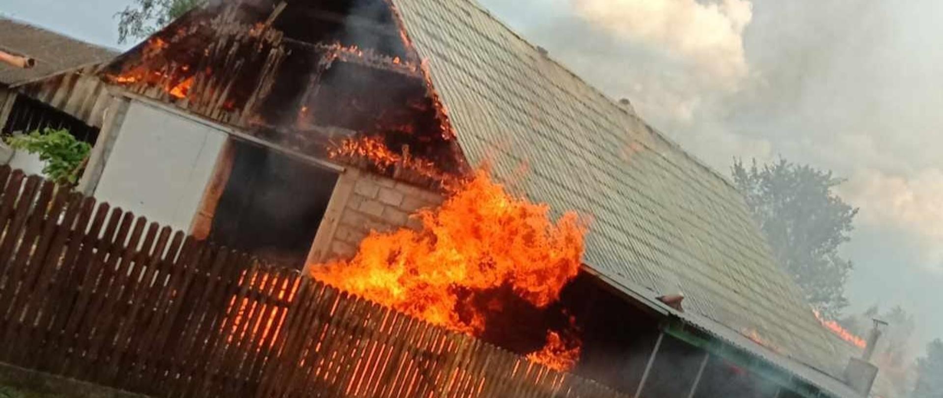 Pożar budynku gospodarczego w Szeszyłach