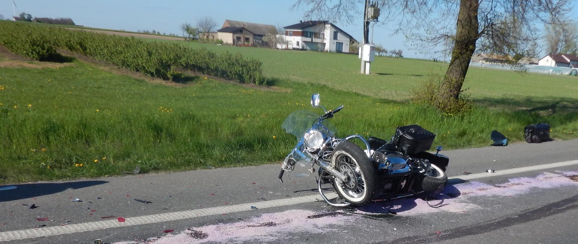 Zdjęcie przedstawia motocykl, który brał udział w zdarzeniu.