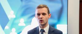 Min. Marcin Martyniak podczas konferencji "Dostępność plus dla zdrowia"