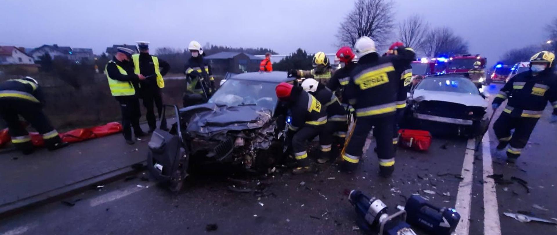 Działania ratownicze przy uszkodzonych pojazdach