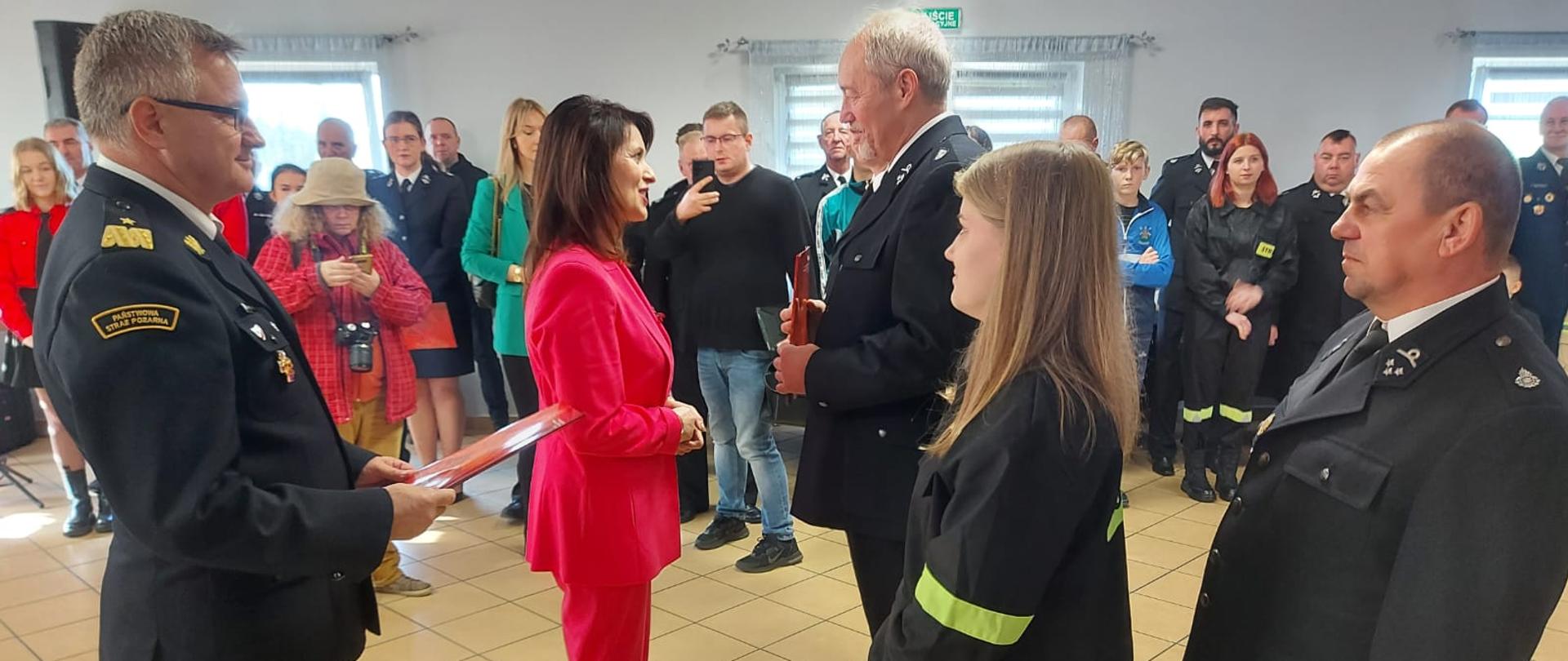 Wręczenie promes dla młodzieżowych drużyn pożarniczych