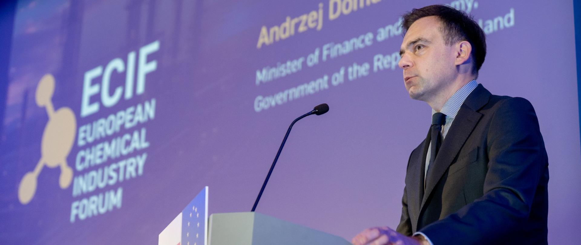 Minister Andrzej Domański podczas European Chemical Industry Forum