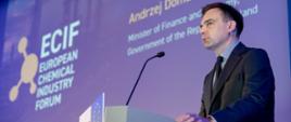 Minister Andrzej Domański podczas European Chemical Industry Forum