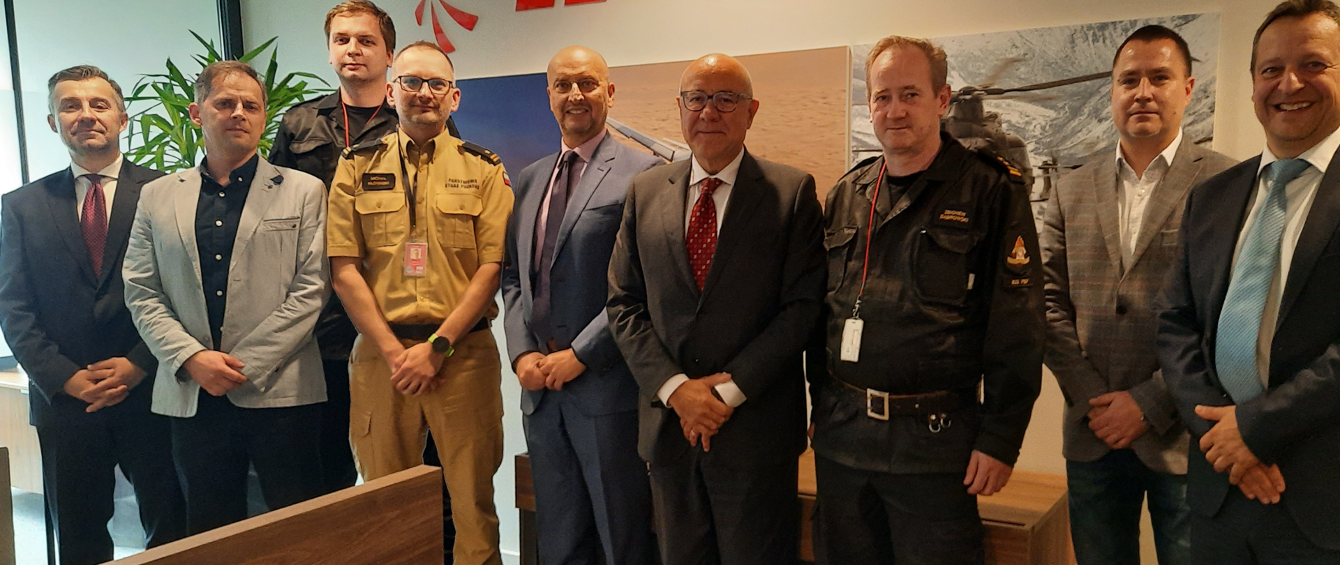 Zdjęcie pamiątkowe uczestników spotkania