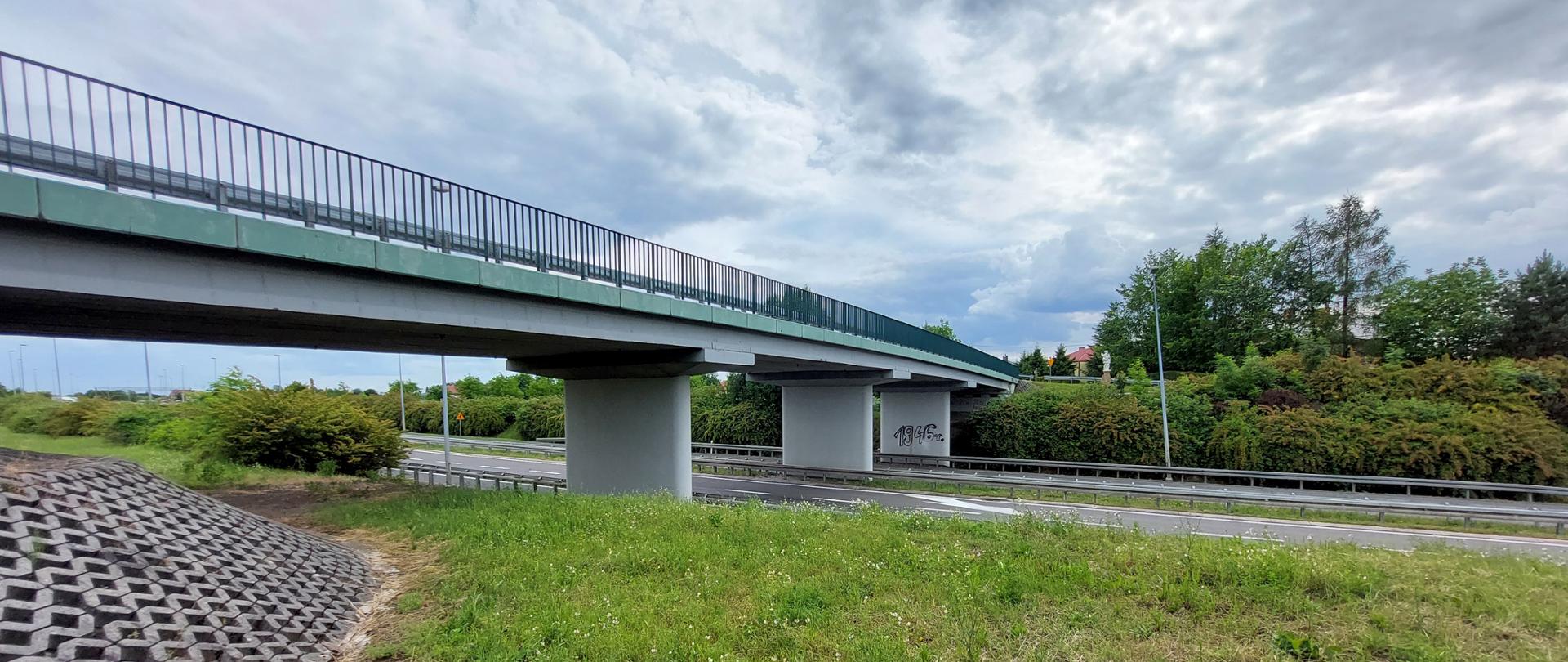 Wiadukt nad drogą krajową nr 94 w m. Skołoszów (km 663+484)