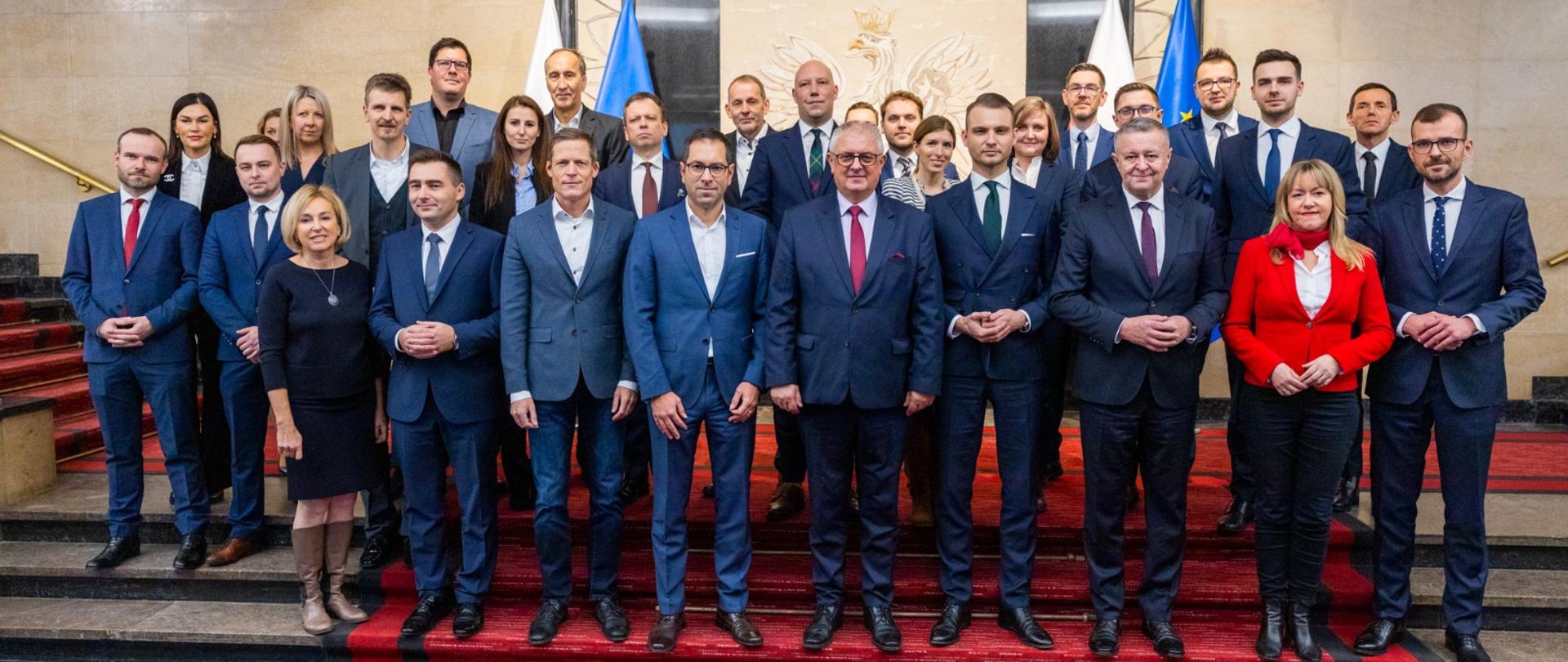 Pierwsza fabryka elektrycznych samochodów dostawczych Mercedesa będzie w Polsce 