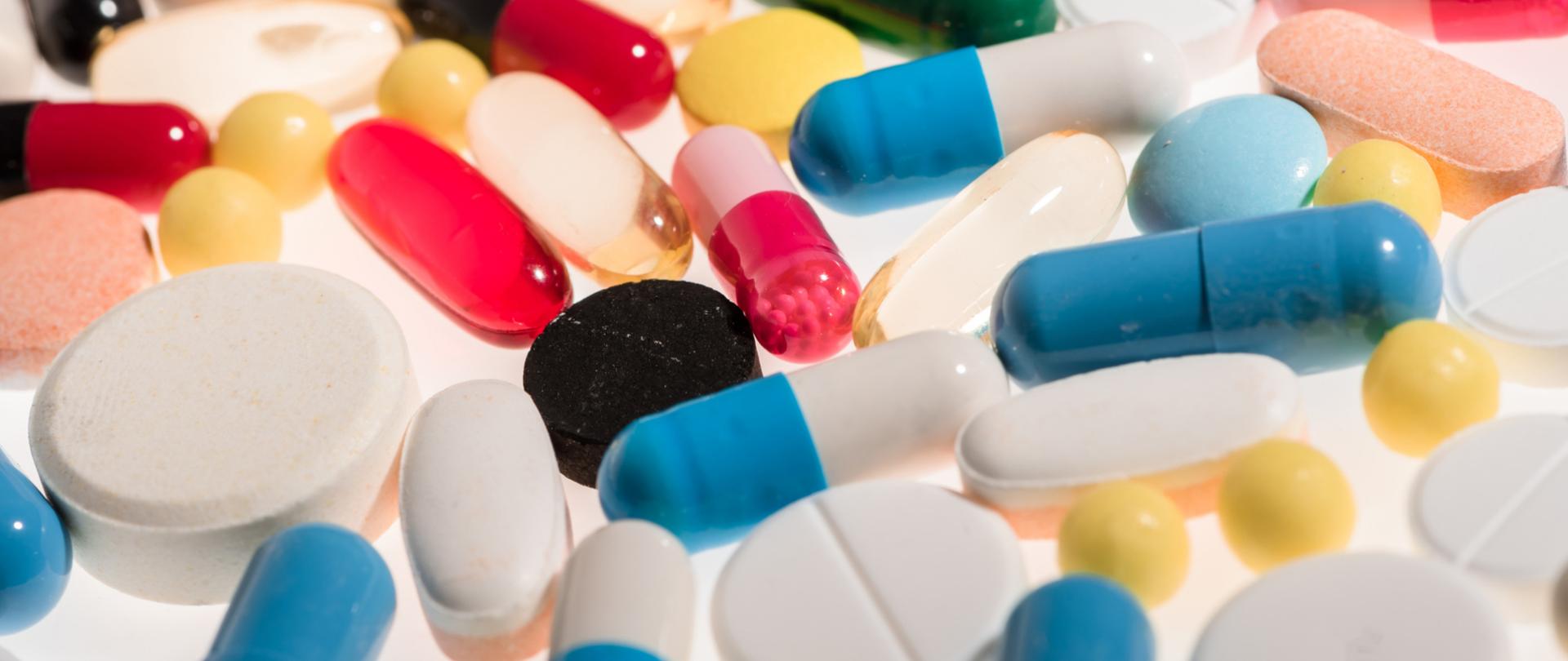 Na zdjęciu są tabletki.