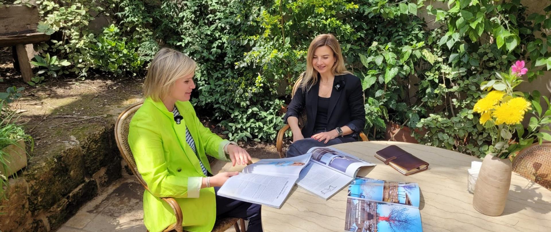 Od lewej Konsul RP Aneta Ananicz i Ewa Szumilas w trakcie wywiadu