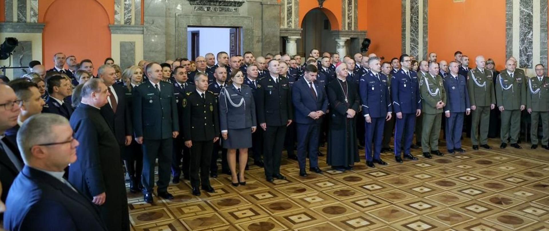 Wigilijne spotkanie świętokrzyskiego garnizonu policji (fot. Świętokrzyska Policja)