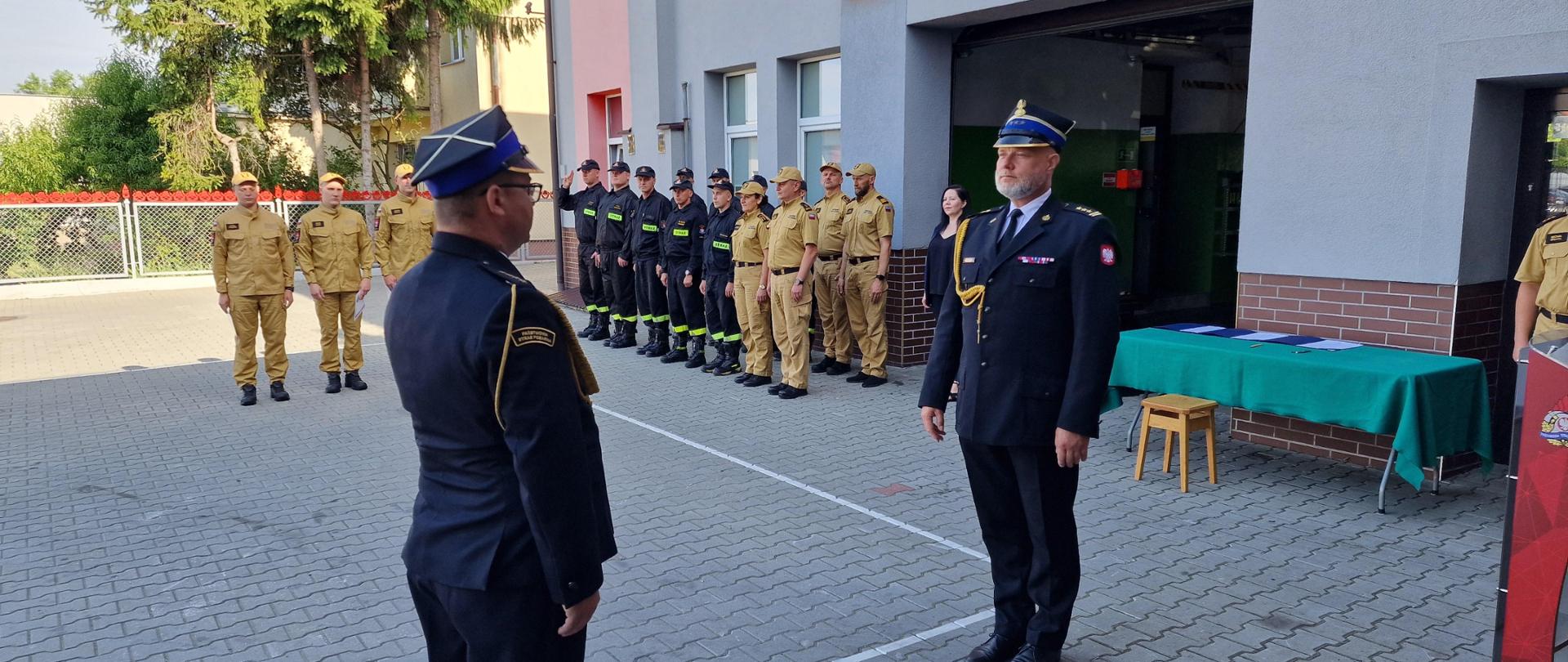 Ślubowanie nowo przyjętych strażaków