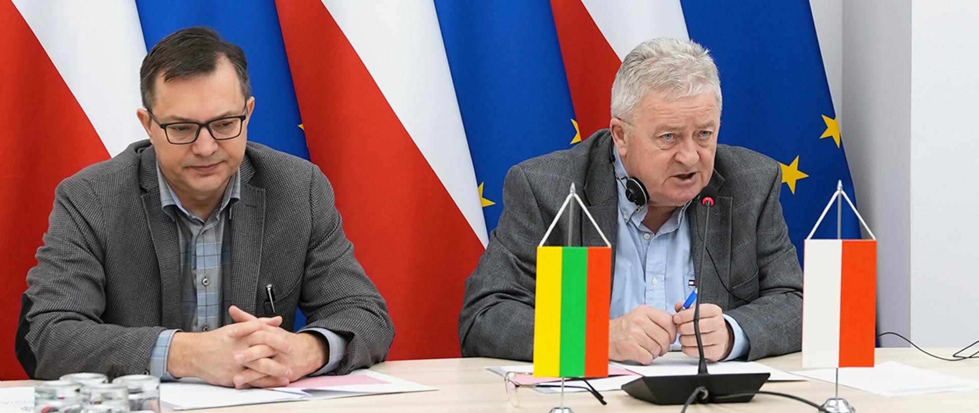Minister Czesław Siekierski oraz dyrektor generalny w MRiRW Bogusław Wijatyk (fot. MRiRW)