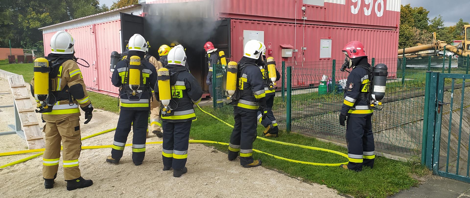 SZKOLENIE Z ZAKRESU GASZENIA POŻARÓW WEWNĘTRZNYCH