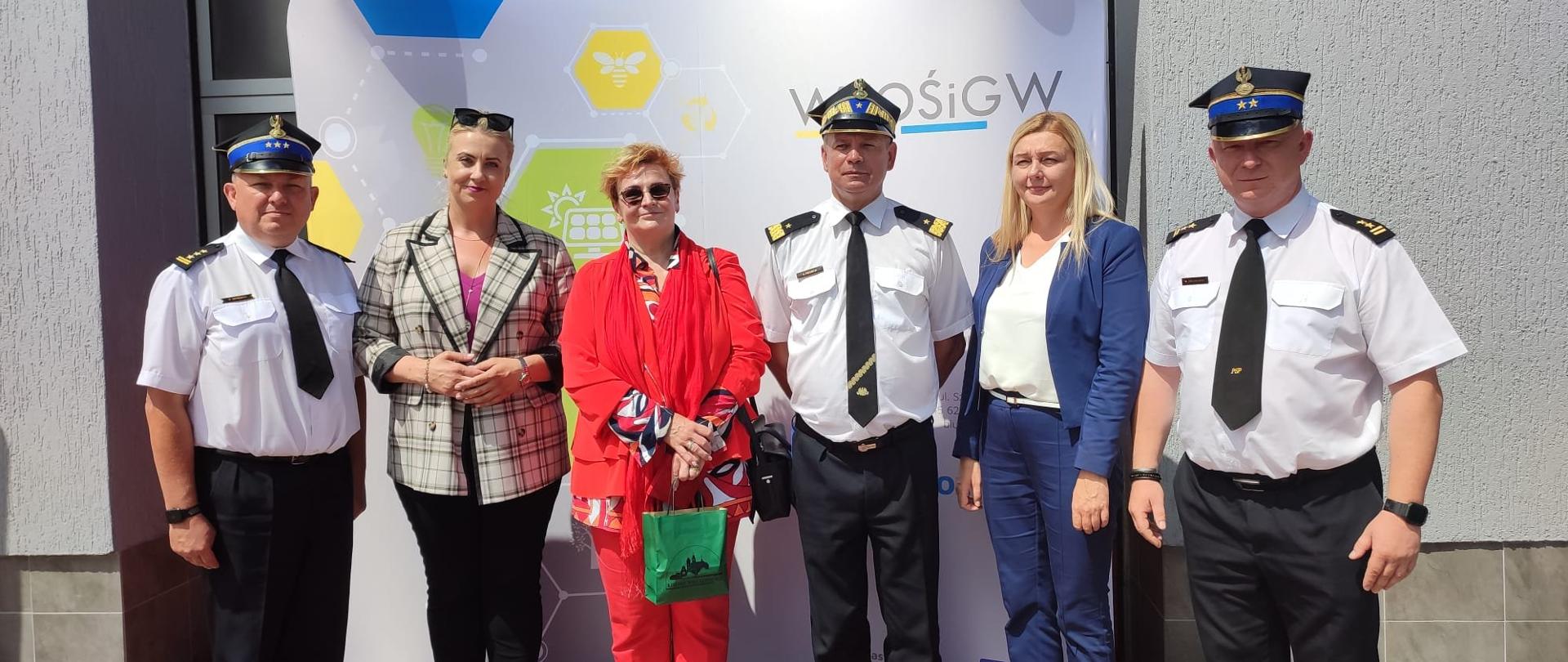 Widoczny plan KM Konin oraz uczestnicy uroczystości wręczenia promes