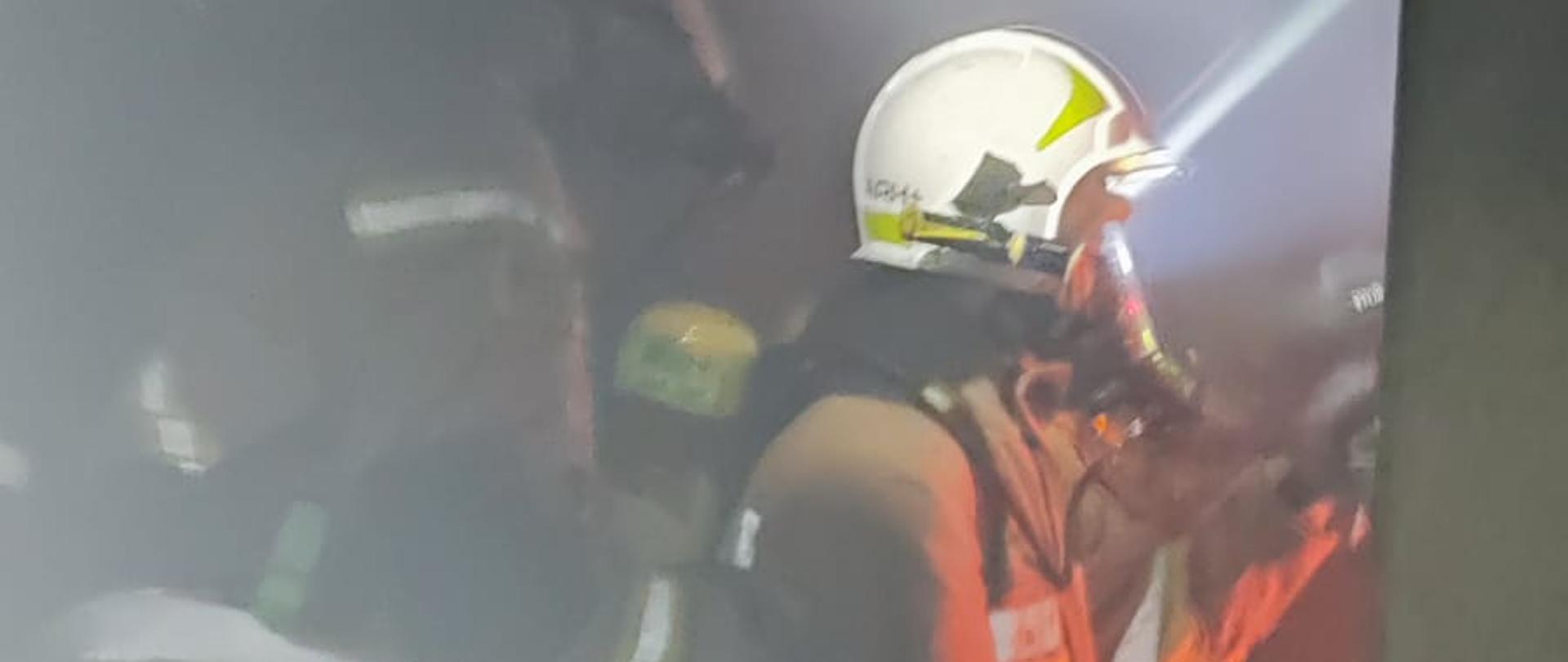 Strażacy podczas warsztatów