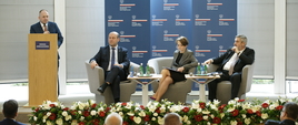 Minister Ardanowski podczas panelu dyskusyjnego