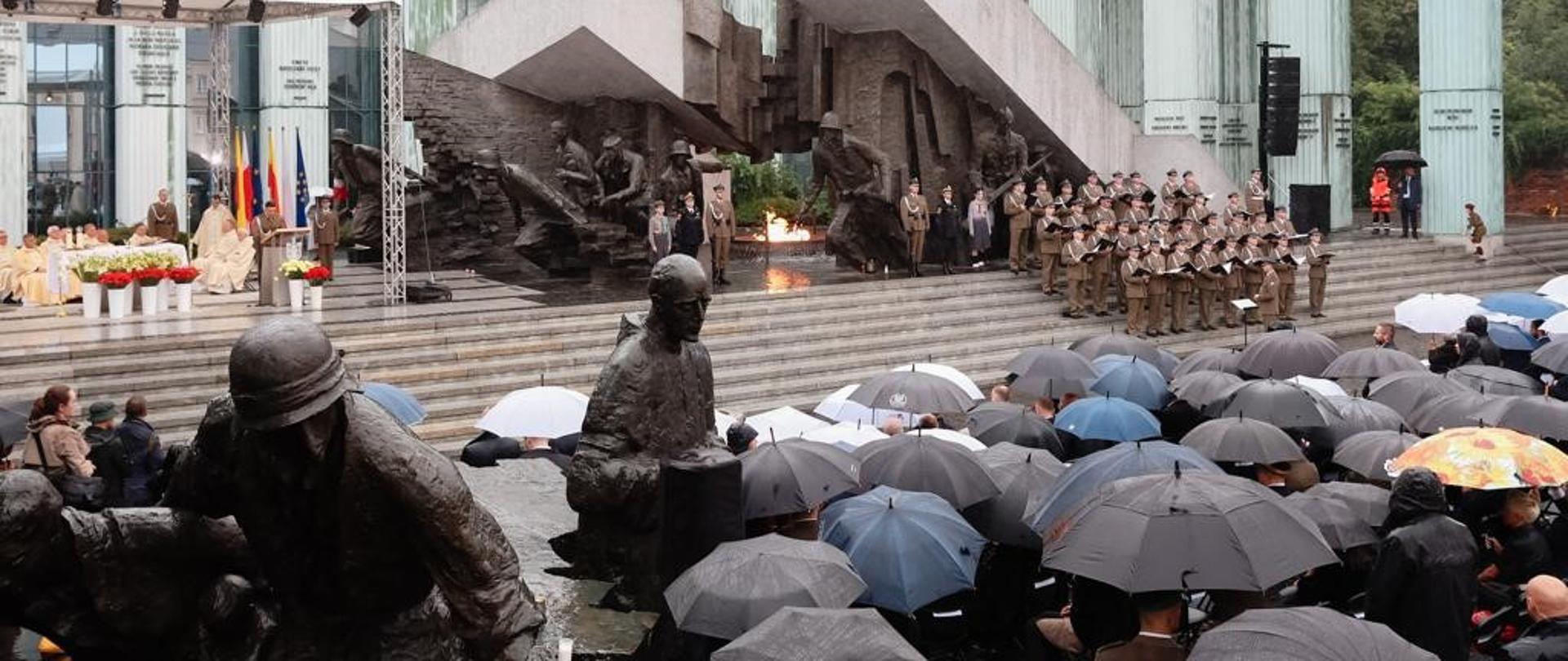 Uroczysta Msza Święta Polowa na Placu Krasińskich