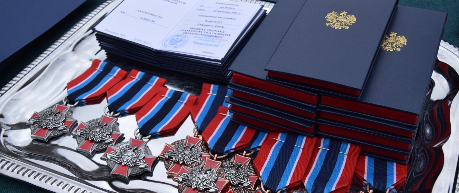 Na zdjęciu trwające uroczystości Dnia Strażaka w KP PSP Nakło