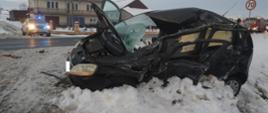 Zderzenie samochodu ciężarowego z samochodem osobowym w miejscowości Wola Biechowska gmina Pacanów