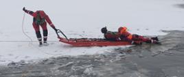 Ćwiczenia z ratownictwa lodowego nakielskich strażaków