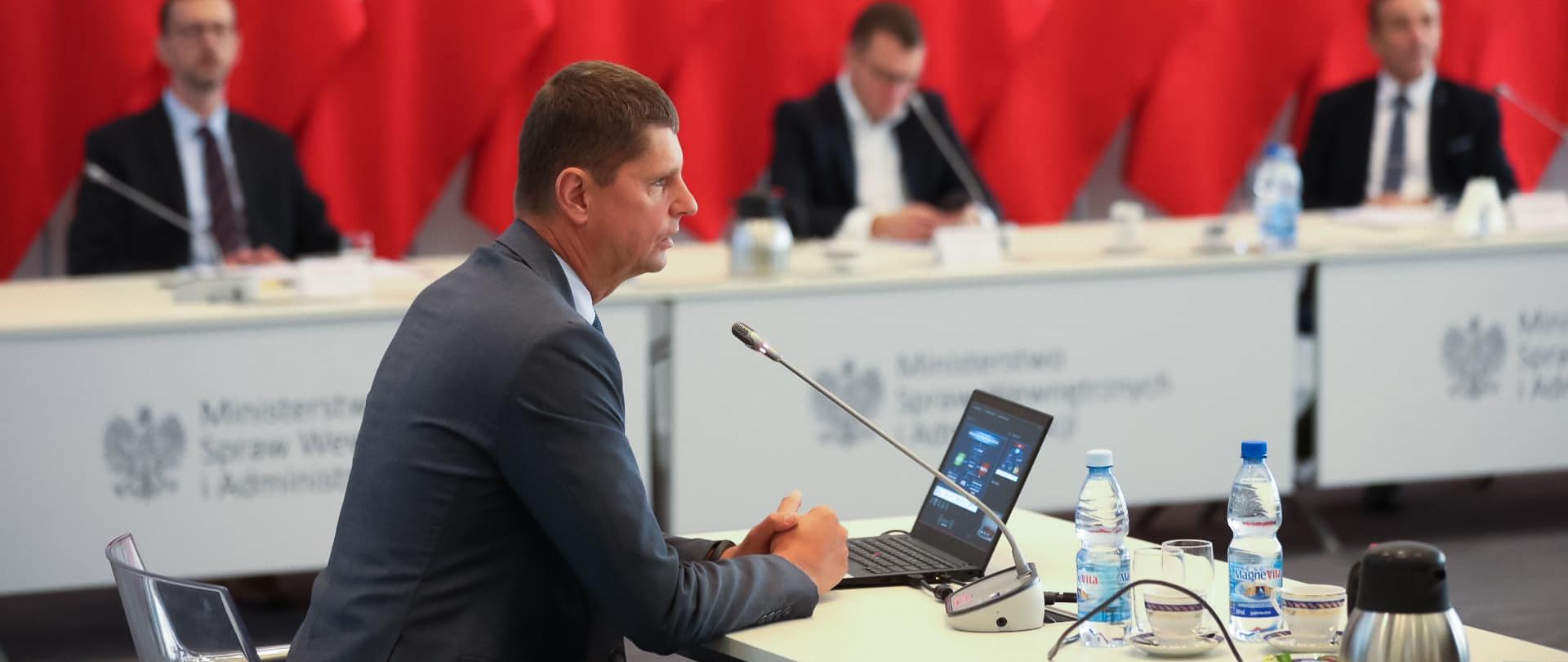 Minister Edukacji Narodowej Dariusz Piontkowski podczas Posiedzenia Komisji Wspólnej Rządu i Samorządu Terytorialnego