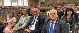 Warsztaty Terapii Zajęciowej mostem do zatrudnienia. Wicewojewoda Zbigniew Szczypiński wziął udział w konferencji