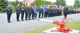 Na zdjęciu pododdział strażaków podczas rozpoczęcia uroczystości