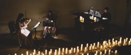 Candlelight Trio w składzie Julia Zarzecka – skrzypce, Wiktoria Ciemierkiewicz – altówka, oraz Artur Chrobak – fortepian; 21 lutego 2025 r.
