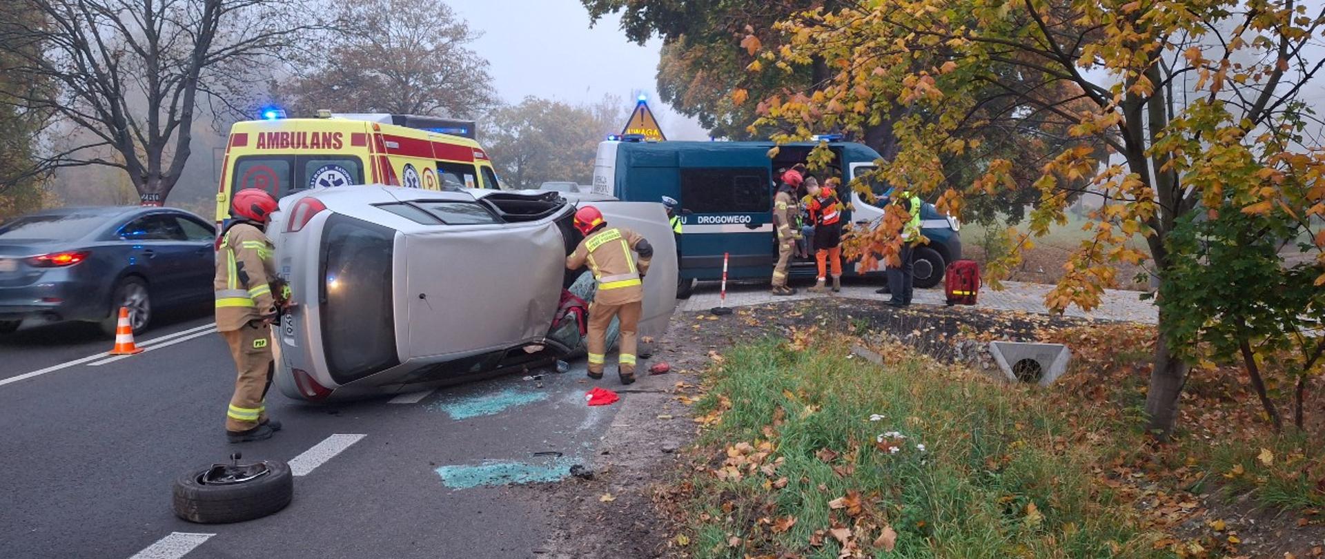 Inspektorzy WITD w Łodzi udzielili pierwszej pomocy osobom poszkodowanym w zderzeniu pojazdów na ul. Strykowskiej w Łodzi
