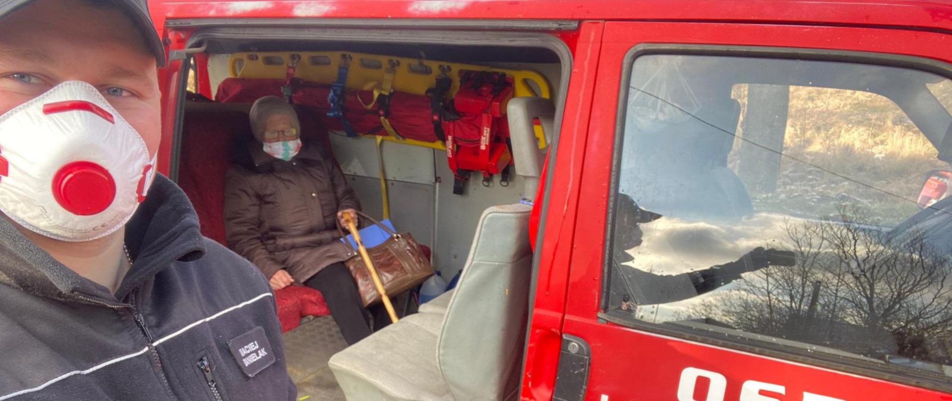 Transport seniorów na szczepienie