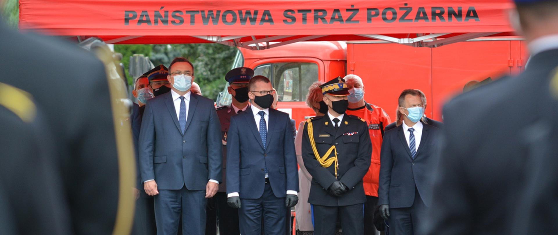 Na zdjęciu od lewej wojewoda zachodniopomorski: Tomasz Hinc, wiceminister Paweł Szefernaker, Komendant Główny Państwowej Straży Pożarnej, nadgryb. Andrzej Bartkowiak