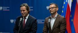 Na zdjęciu: prof. Marek Gierlotka, dr Michał Miszczak
