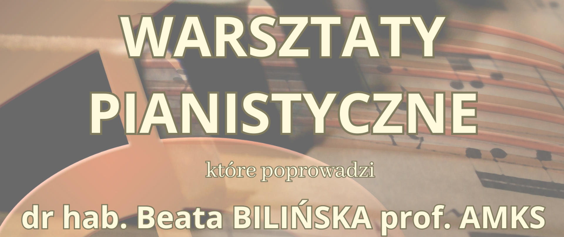 Plakat w kolorach czarno- beżowych. W tle rozmazana klawiatura na całej stronie klucz wiolinowy, nuty a w prawym dolnym rogu oraz na środku plakatu w różnych odcieniach beżu szarfy. W prawym górnym rogu logo szkoły, na środku pełna nazwa szkoły oraz sekcji organizującej wydarzenie. Po niżej na środku nazwa wydarzenia oraz dane prowadzącej warsztaty. Poniżej miejsce oraz czas warsztatów. Na samym dole informacja dla kogo są skierowane warsztaty.