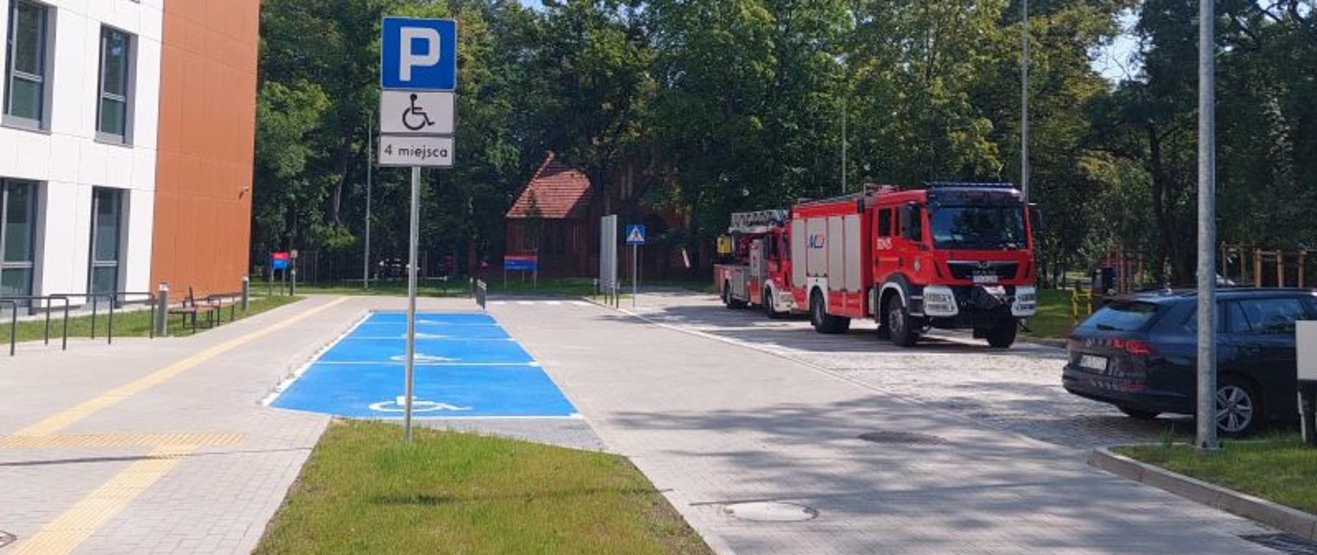 Ustawienie samochodów ratowniczo gaśniczych
